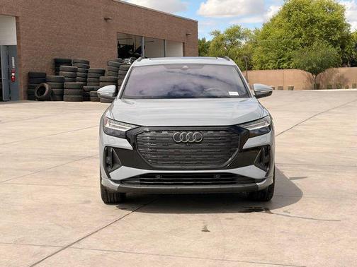 Pebble 2024 Audi Q4 e-tron Prestige