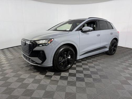 Pebble 2024 Audi Q4 e-tron Prestige