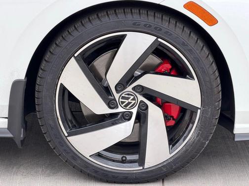 2024 Volkswagen Golf GTI 2.0T S DSG