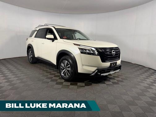 Pearl White Tricoat 2023 Nissan Pathfinder SL FWD