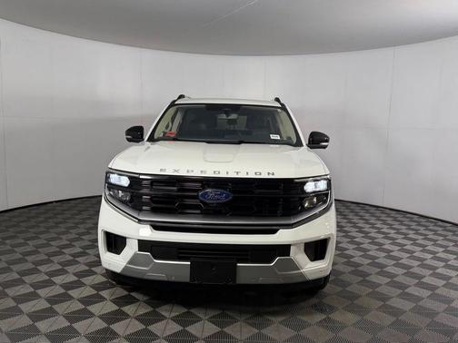 Oxford White 2025 Ford Expedition Max Platinum