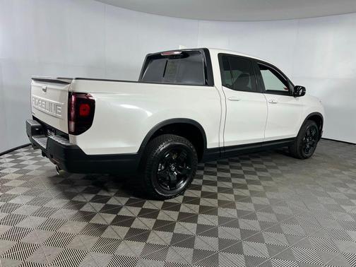 2025 Honda Ridgeline Black