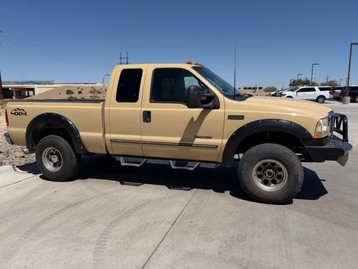 Harvest Gold Clearcoat Metallic 2000 Ford F-250 XLT