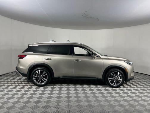2022 INFINITI QX60 Luxe