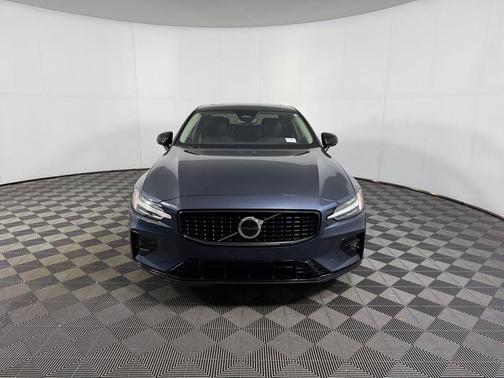 2025 Volvo S60 B5 Core