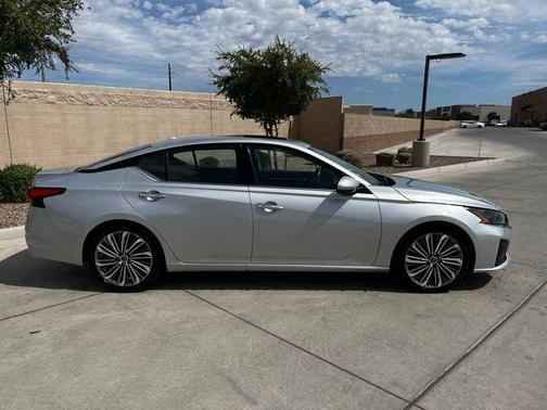 2023 Nissan Altima 2.5 SL