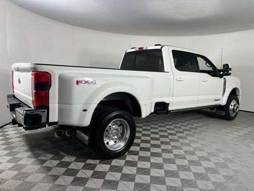 2023 Ford F-450 Lariat