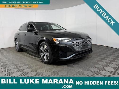 Mythos Black Metallic 2024 Audi Q8 e-tron Premium Plus