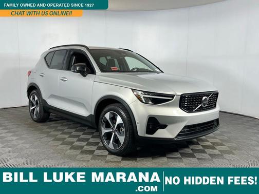 2024 Volvo XC40 B5 Plus Dark Theme
