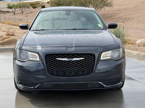 2018 Chrysler 300 Touring