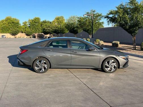 Ecotronic Gray 2025 Hyundai ELANTRA SEL
