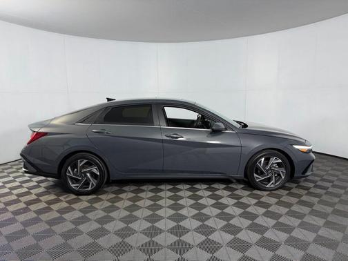 Ecotronic Gray 2025 Hyundai ELANTRA SEL