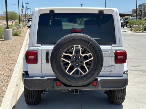 2024 Jeep Wrangler 4-Door Sahara 4x4