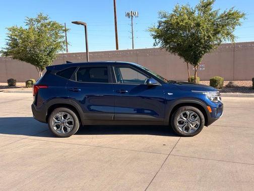 Dark Ocean Blue 2026 Kia Seltos LX