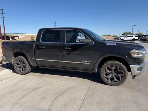 Diamond Black Crystal Pearlcoat 2019 RAM 1500 Limited
