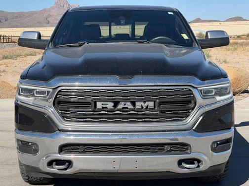 Diamond Black Crystal Pearlcoat 2019 RAM 1500 Limited