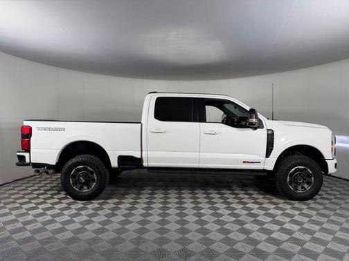 Star White Metallic Tri-Coat 2024 Ford F-350 Lariat