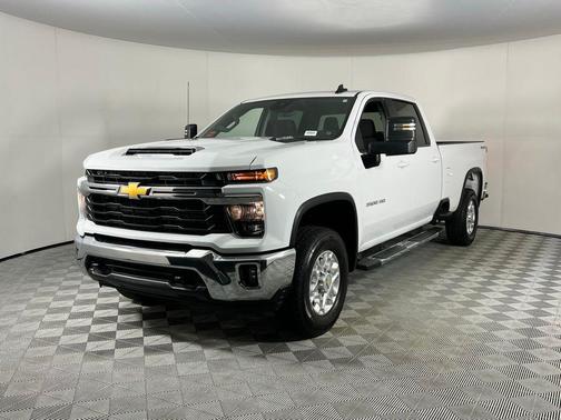 2025 Chevrolet Silverado 3500 LT
