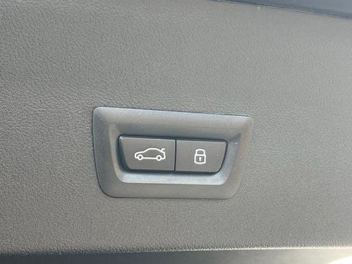 2025 BMW X4 xDrive30i