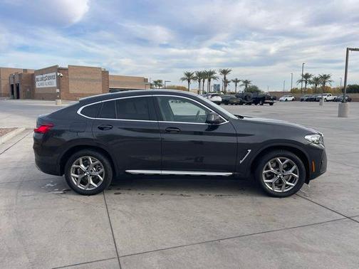 2025 BMW X4 xDrive30i