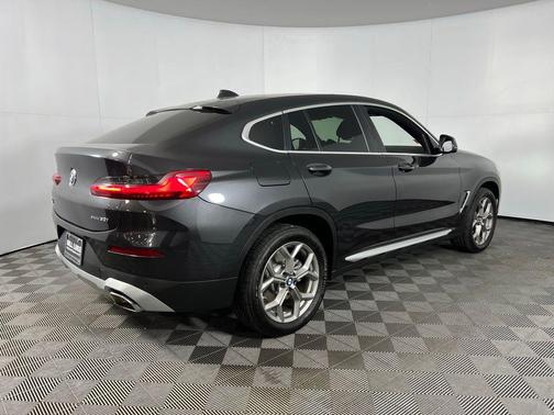 2025 BMW X4 xDrive30i