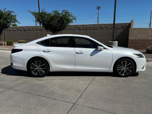 2024 Lexus ES 300h Base