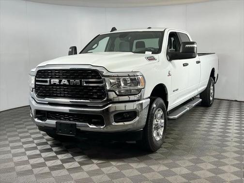 2024 RAM 3500 Big Horn Crew Cab 4x4 8' Box