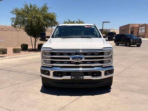 Oxford White 2024 Ford F-250 Lariat