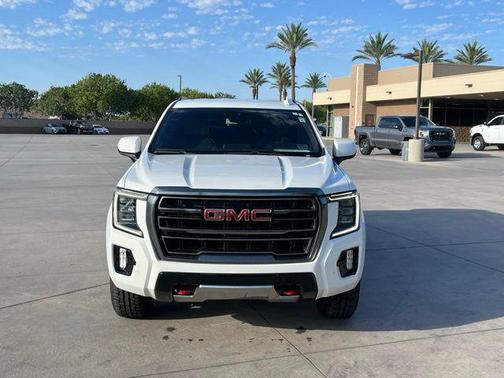 Summit White 2023 GMC Yukon 4WD AT4