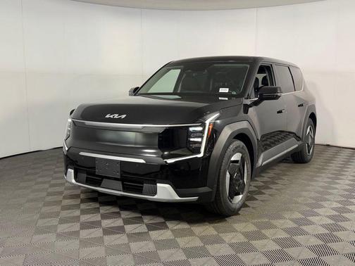 Aurora Black Pearl 2024 Kia EV9 Light Long Range