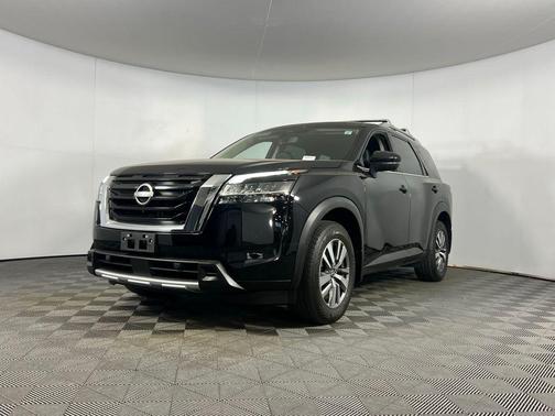 2023 Nissan Pathfinder SL FWD