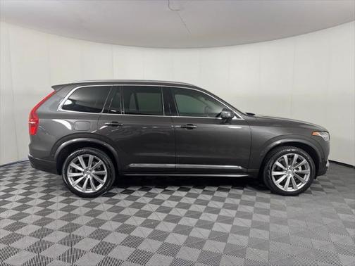 2023 Volvo XC90 B5 Plus