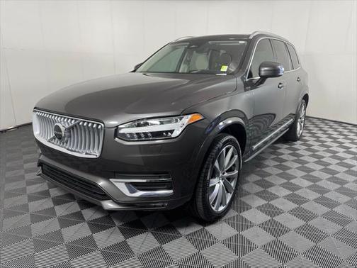 2023 Volvo XC90 B5 Plus