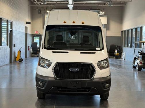 Oxford White 2023 Ford Transit-350 Base