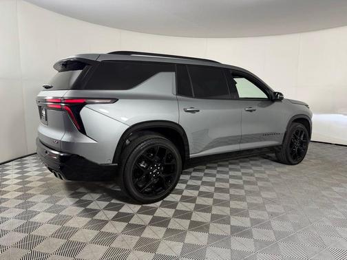 2025 Chevrolet Traverse RS