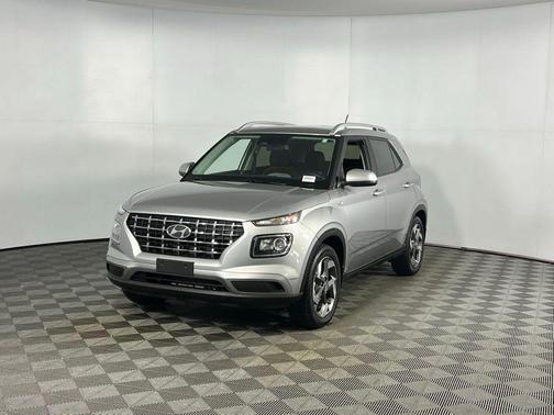2024 Hyundai VENUE SEL