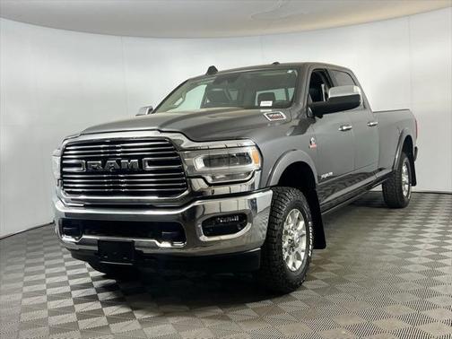 2019 RAM 3500 Laramie Crew Cab 4x4 8' Box