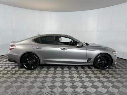 2023 Genesis G70 2.0T RWD