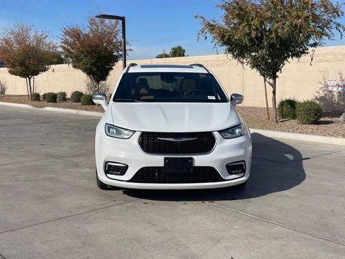 2022 Chrysler Pacifica L