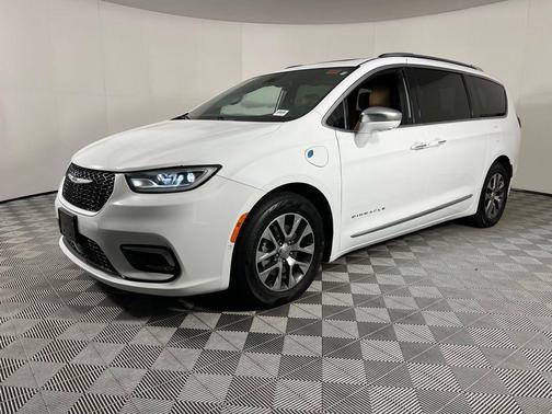 2022 Chrysler Pacifica L