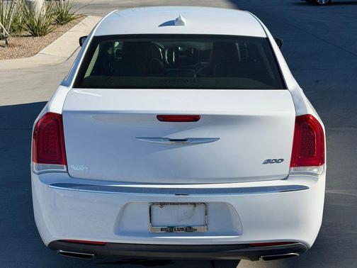 2015 Chrysler 300 Limited