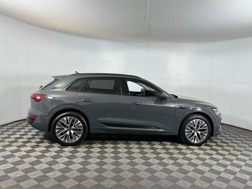 2024 Audi Q8 e-tron Premium Plus