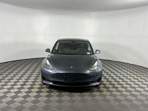 2022 Tesla Model 3 Standard Range