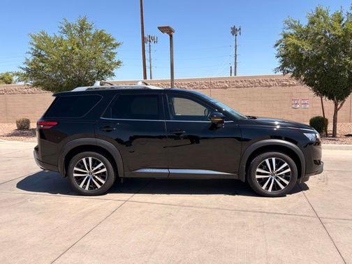 Super Black 2024 Nissan Pathfinder Platinum FWD