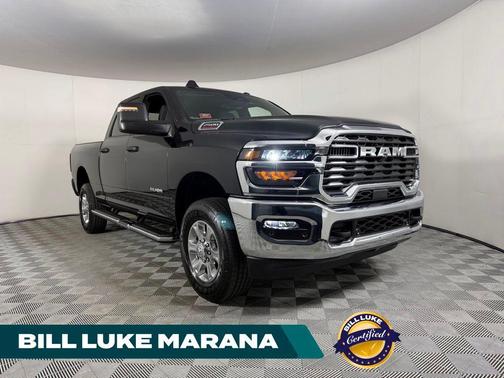 Diamond Black Crystal PC 2026 RAM 2500 Big Horn Crew Cab 4x4 6'4' Box