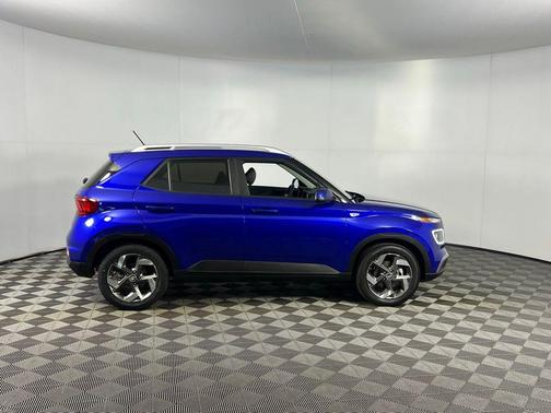 2024 Hyundai VENUE Limited