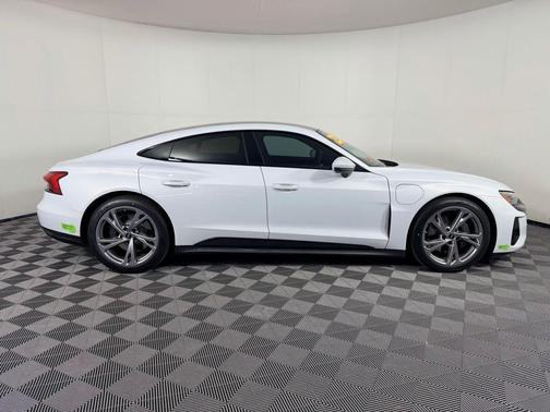 2023 Audi e-tron GT Premium Plus quattro