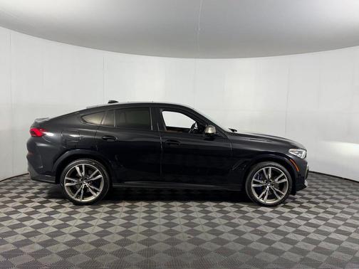 Black Sapphire Metallic 2023 BMW X6 M50i
