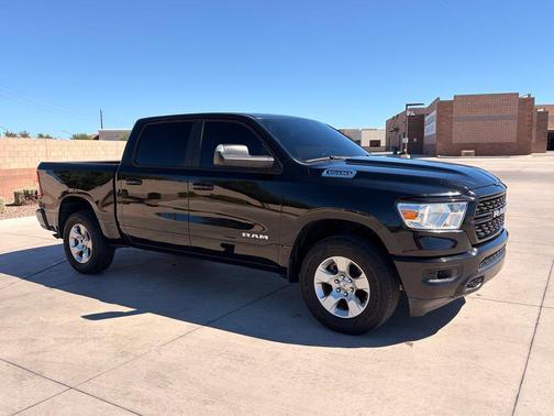 Diamond Black Crystal Pearlcoat 2023 RAM 1500 Big Horn/Lone Star