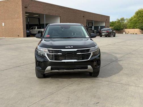 Fusion Black 2026 Kia Seltos LX